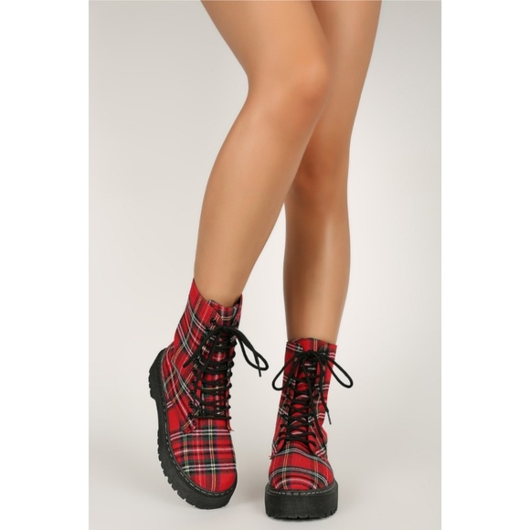𝙇𝙖𝙨𝙩 7 🖤Plaid Combat Flatform Boot - Picture 5 of 8